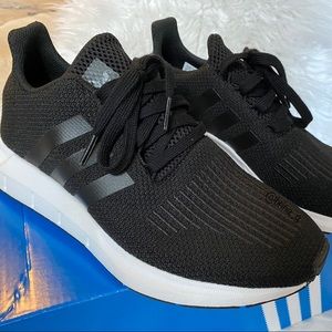 Adidas Swift Run
